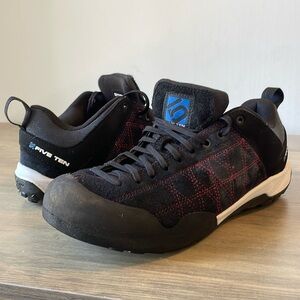 Five Ten by Adidas suede and rubber women’s approach shoe, size US 9, EUC